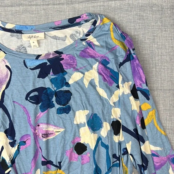 Style & Co Floral Twist Front Top Size XL - Picture 3 of 5